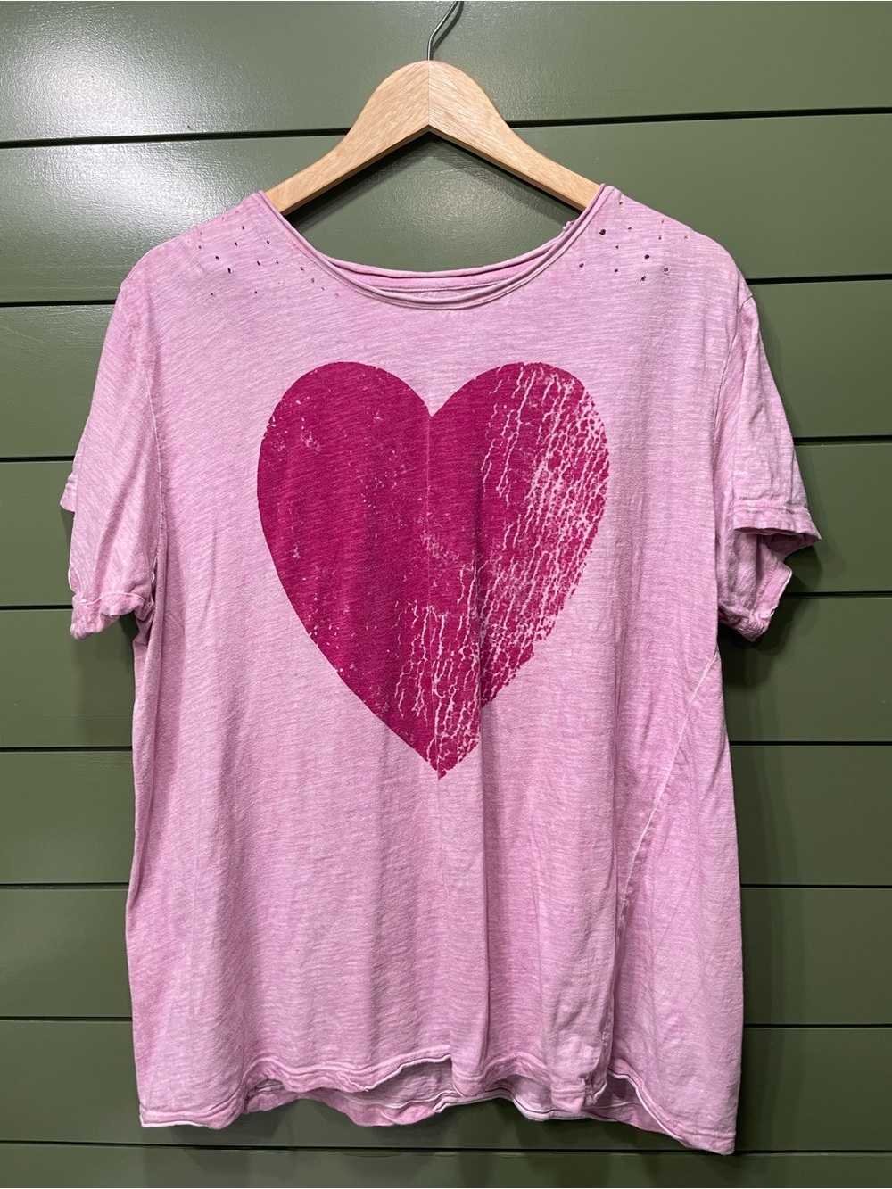 Magnolia Pearl Pink Tee with Faded Magenta Heart